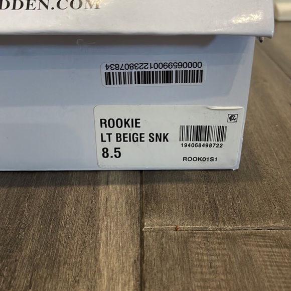 NWT Steve Madden snakeskin booties - Picture 2 of 2